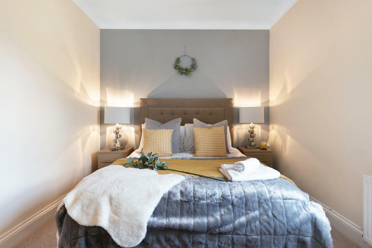 Stylish Cottage - Parking - Garden - Sleeps 6 Кеймбридж Екстериор снимка